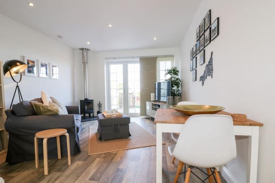 BADGERS WAY, romantic, country holiday cottage in Tintagel