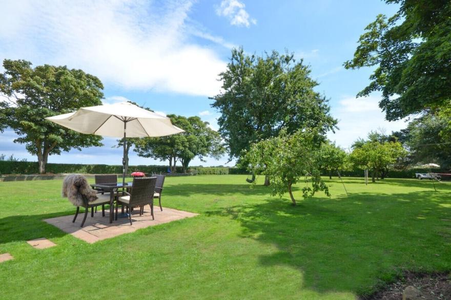 Seascape Cottage - One Bedroom House, Sleeps 2