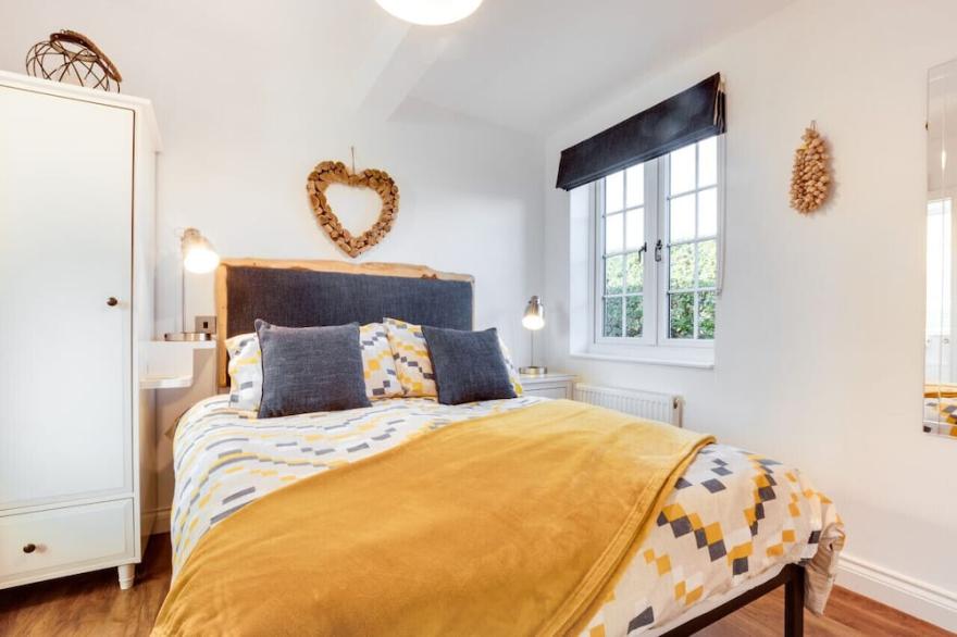 Seascape Cottage - One Bedroom House, Sleeps 2