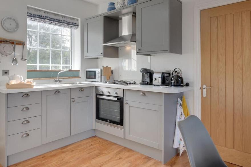 Seascape Cottage - One Bedroom House, Sleeps 2