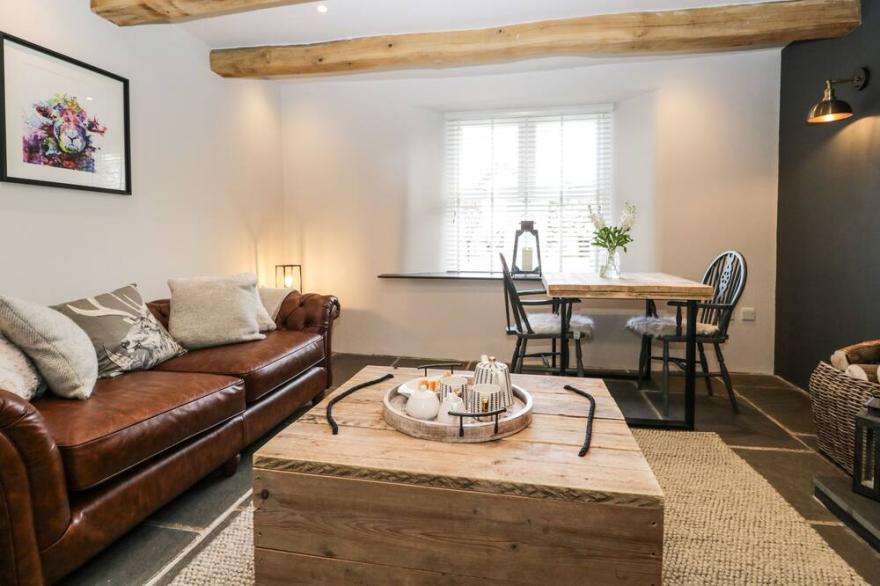 COTTAGE IN THE HILL, romantic, character holiday cottage in Silecroft