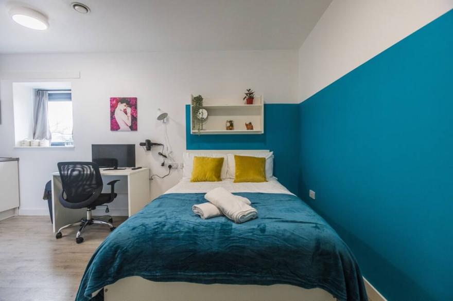 Business Studio With Ensuite