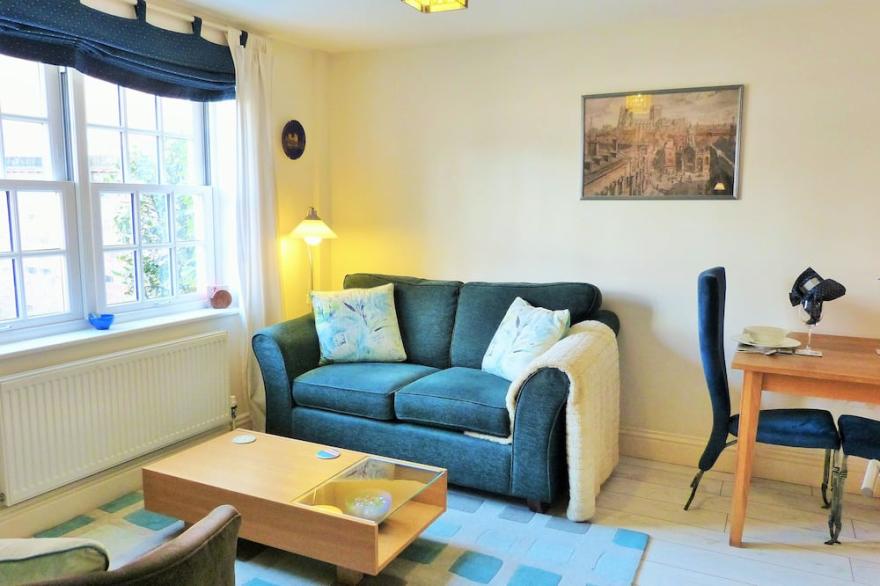Monks Retreat - 4 Minutes From The Minster