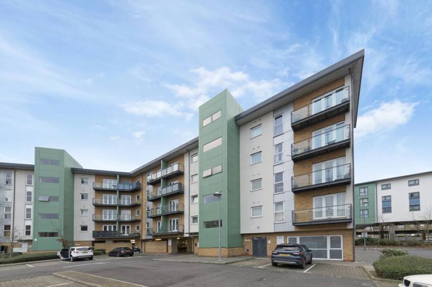 K Suites - Central 2 bed Flat w/ FREE parking