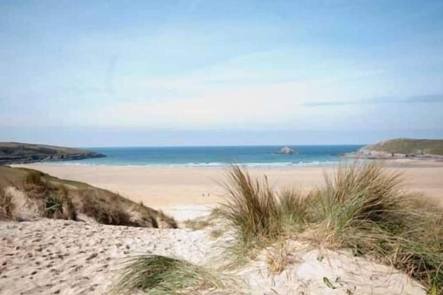 BAY VIEW HOUSE, pet friendly, with a garden in Crantock