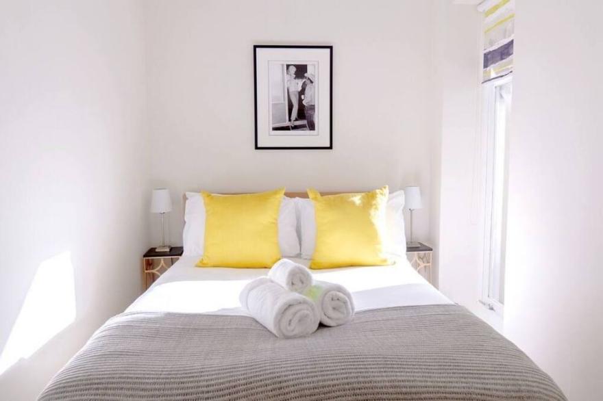 ALTIDO Cosy 1-bed flat w/balcony