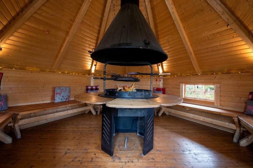 Trefonen House- Beachfront with hot tub & BBQ hut