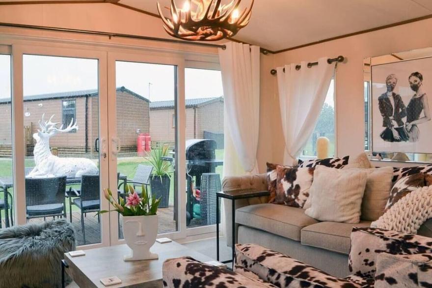Luxury boutique style lodge with hot tub