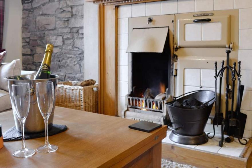 2 bedroom accommodation in Kettins, near Blairgowrie