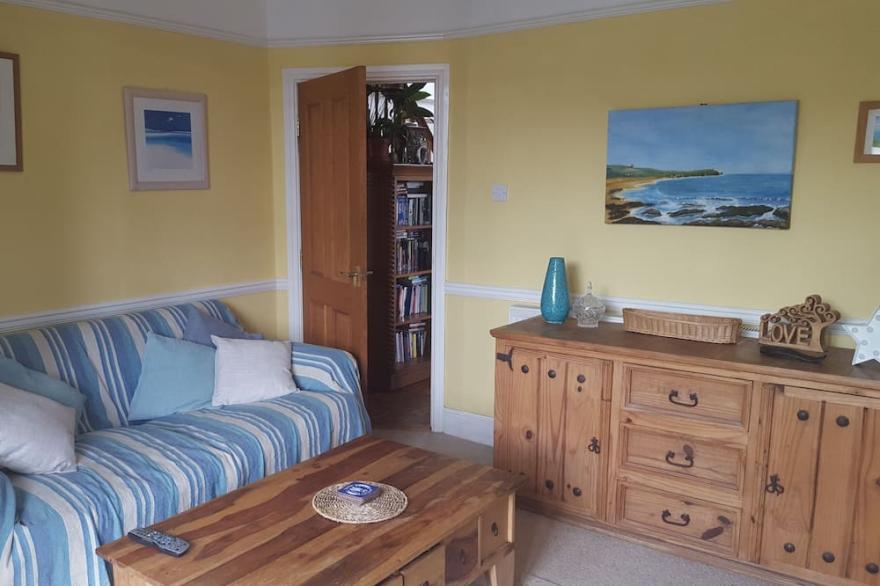 Sunny 1930's seaside residence overlooking Newlyn harbour, near Penzance