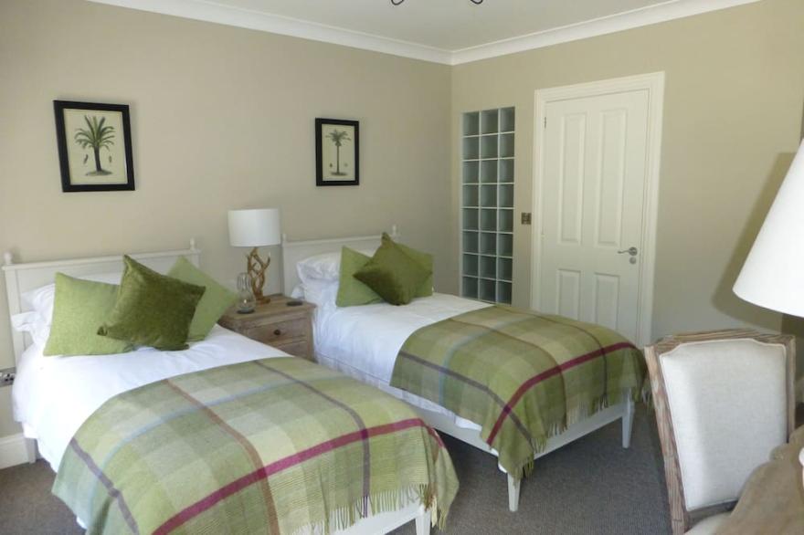 Award Winning Ideal Rural Escape in Earn Valley 5 min from Perth