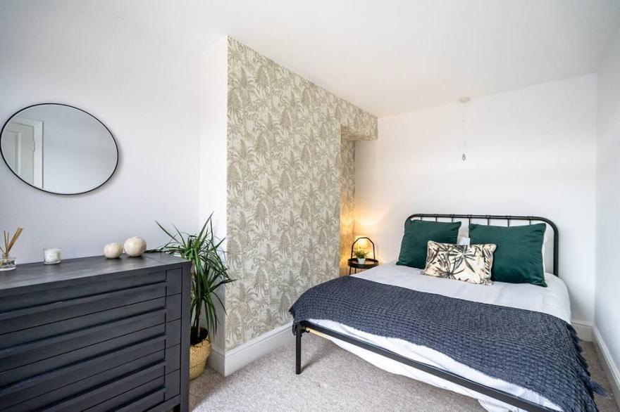 41 Ratcliffe Street -  a family break that sleeps 4 guests  in 2 bedrooms
