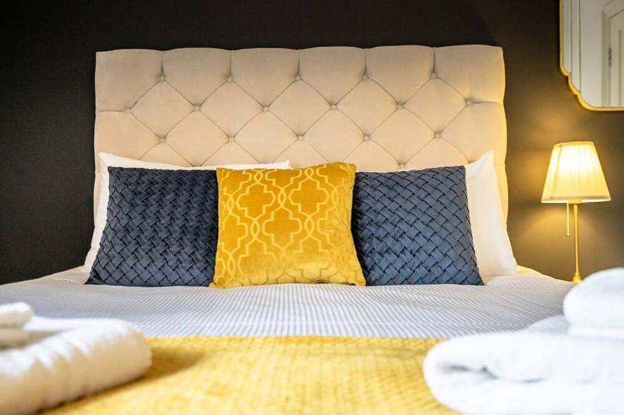 41 Ratcliffe Street -  a family break that sleeps 4 guests  in 2 bedrooms