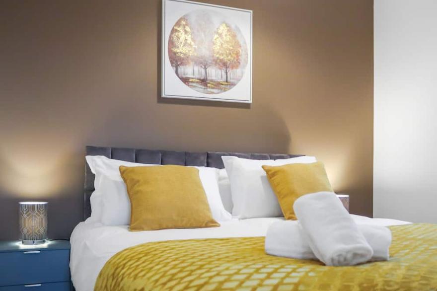 Inviting 2-Bed House in Milton Keynes - Netflix
