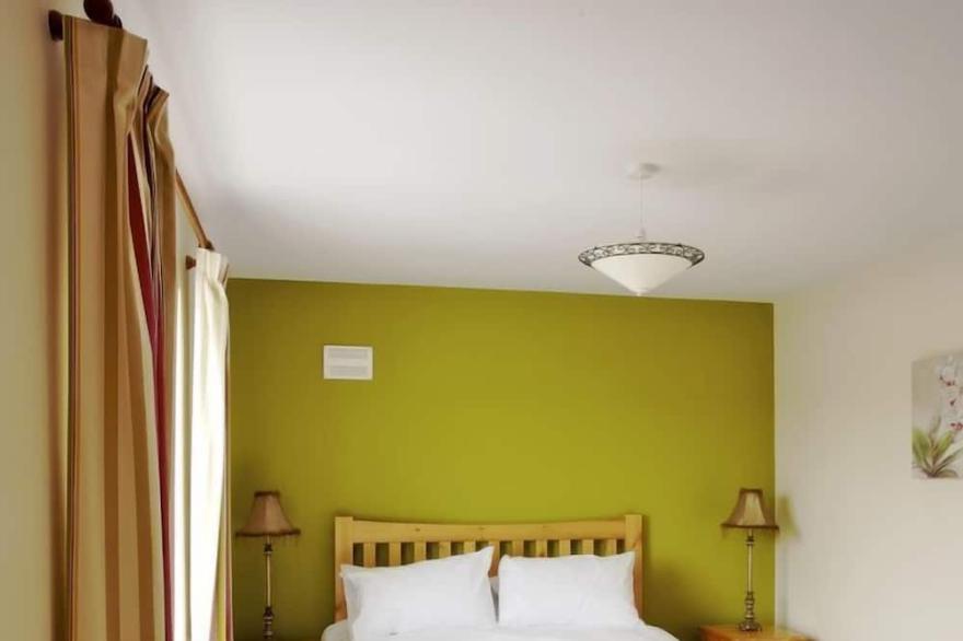 Walking distance to  Bunratty Castle Folk Park