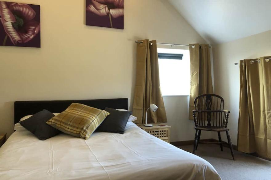 LOVELY PEACEFUL COTTAGE SLEEPS 4 | CLOSE TO FILEY TOWN & BEACH | GARDEN