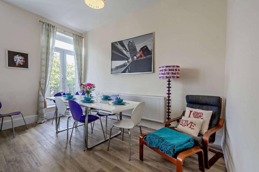 Spacious Swanage Townhouse Near Beach Sleeps 11 + Baby