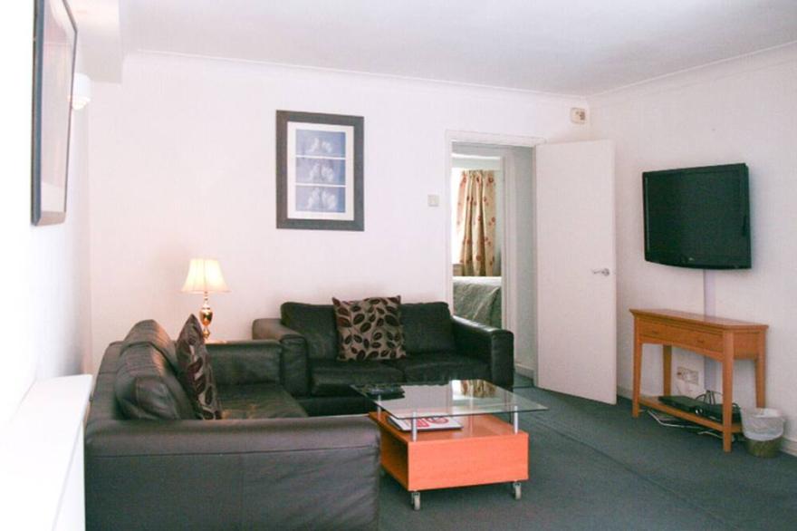 Mayfair Serviced 2 bedroom Apartments - Ideal for Families