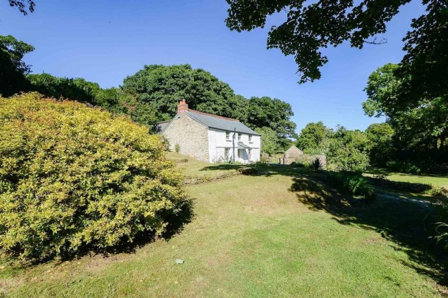 Idyllic and magical mill house in St Ervan, Cornwall with a magical garden