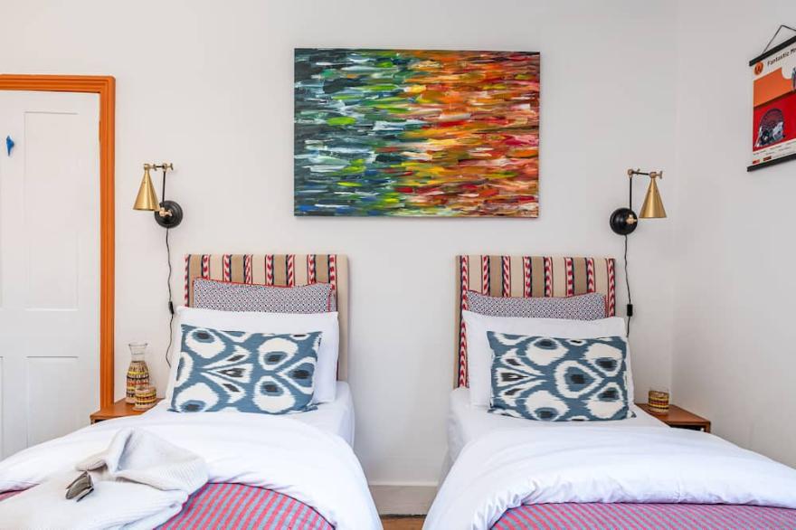 Menagerie House A Whimsical Artist’s Retreat Inside The City Walls