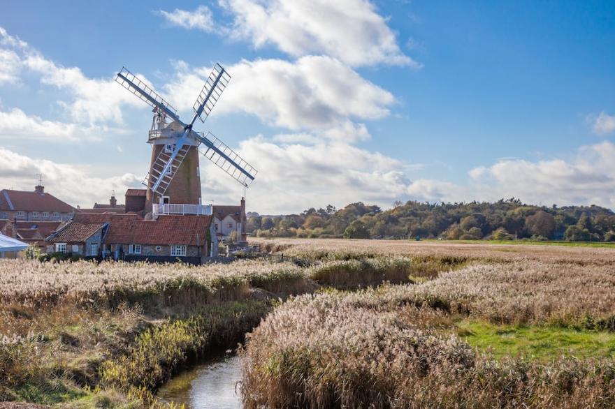 Three double bedroom fisherman’s cottage-breathtaking views across RSPB marshes.