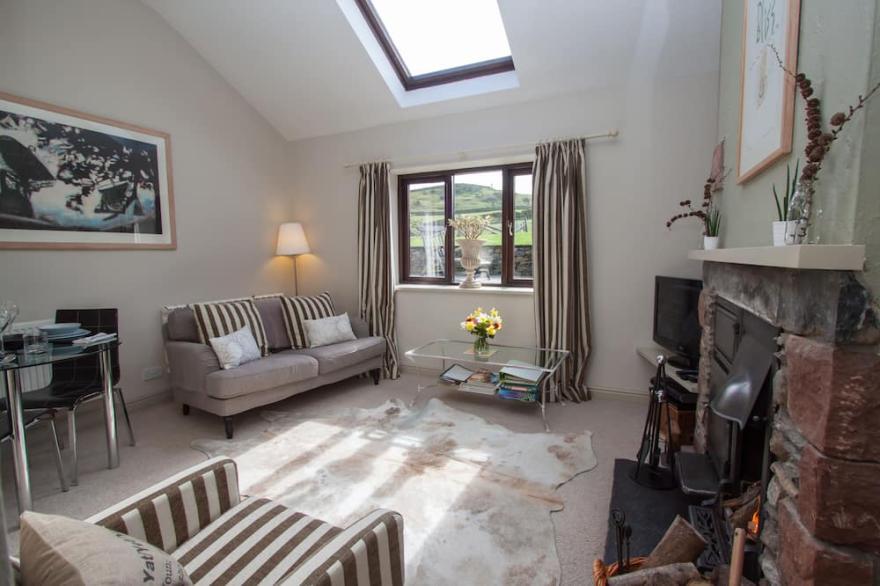 Tethera at Coal Yeat - luxurious and pet friendly and close to Coniston