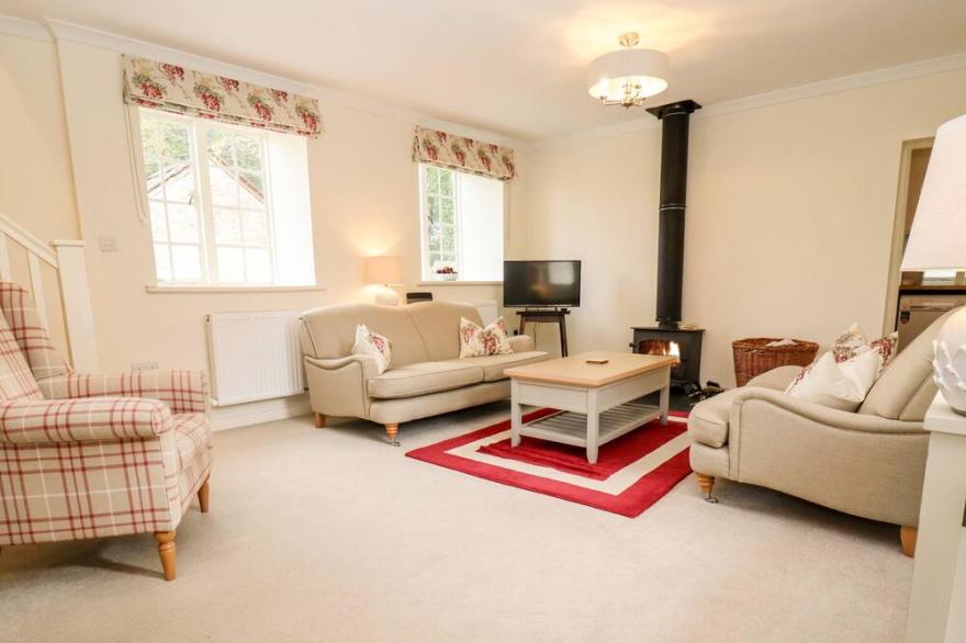 THE CLOCK TOWER, family friendly in South Cerney, Cotswolds