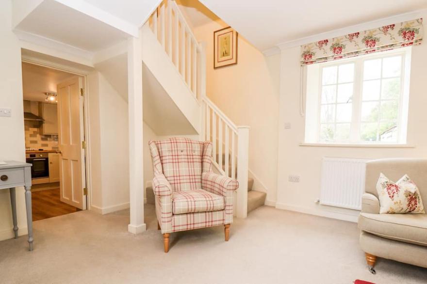 THE CLOCK TOWER, family friendly in South Cerney, Cotswolds