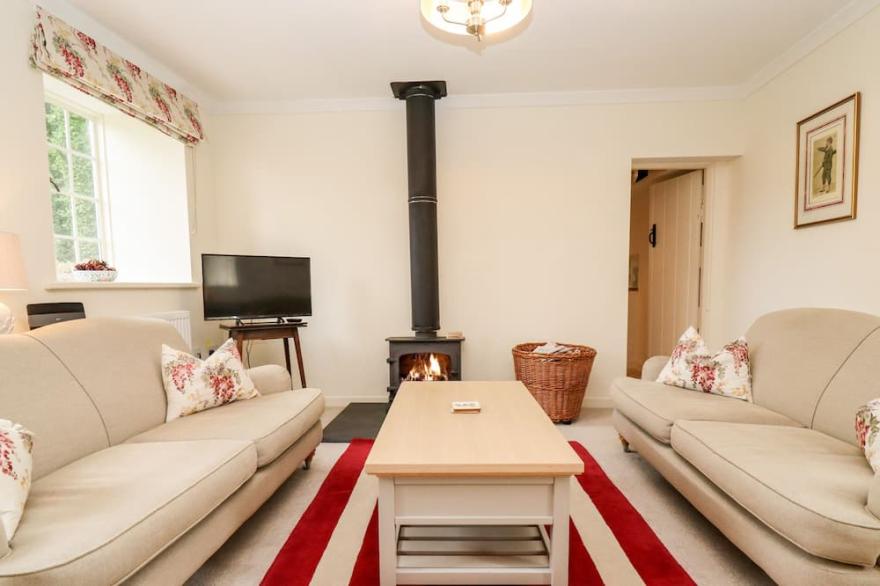 THE CLOCK TOWER, family friendly in South Cerney, Cotswolds