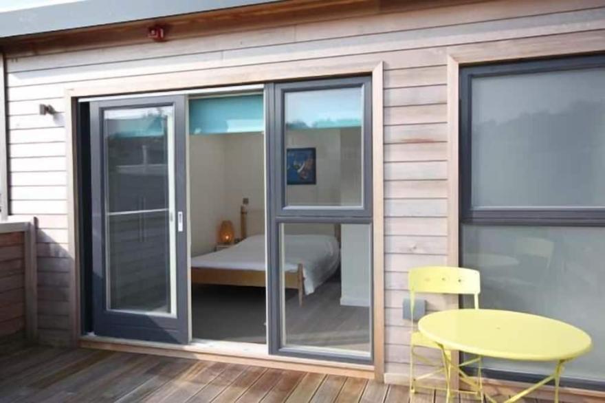 House 8 - sleeps 8 guests  in 4 bedrooms