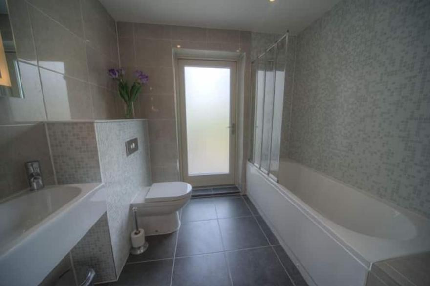 House 8 - sleeps 8 guests  in 4 bedrooms