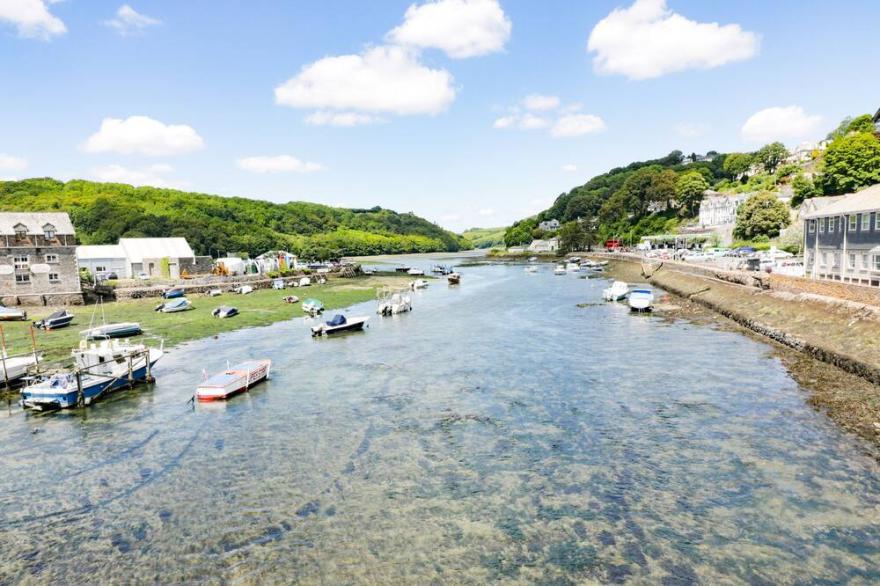 BAY TREE COTTAGE, pet friendly in Looe