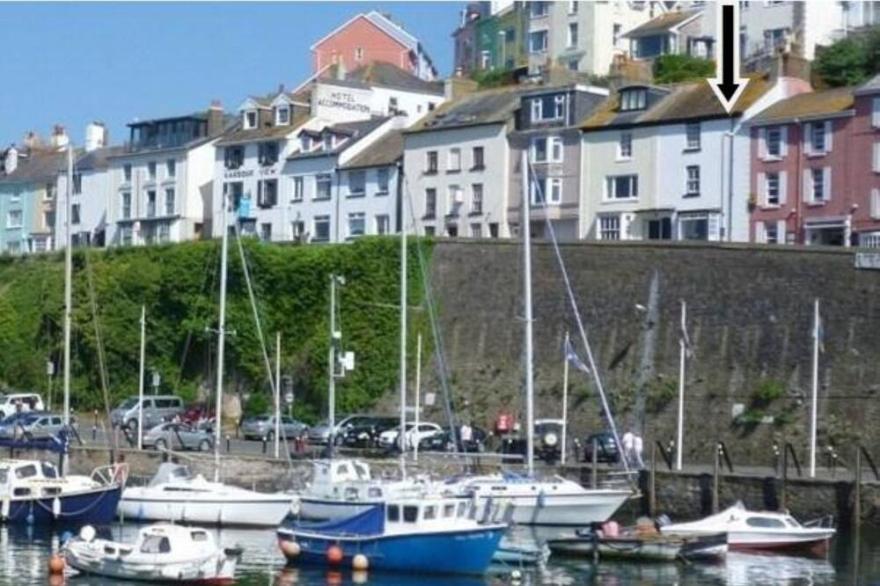 Kippys Cottage , Parking included,sleeps 6/7,comfortably,unsurpassable views.<br>