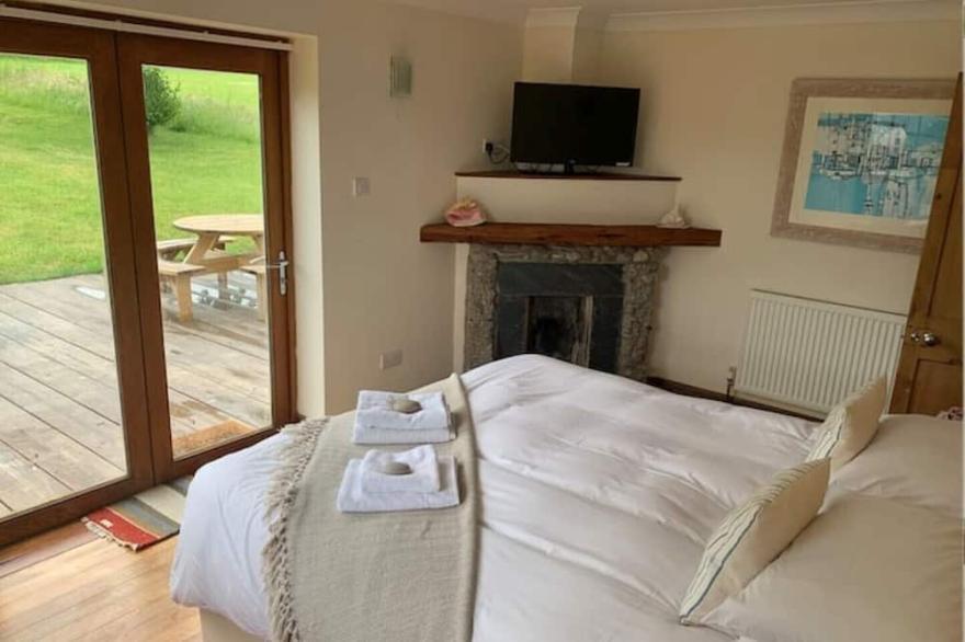 Clotted Cream Cottage:Dartmouth. HOT TUB & SAUNA.