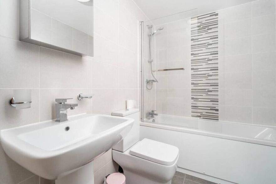 Block of Three Apartments  - Double bedrooms -  JQ
