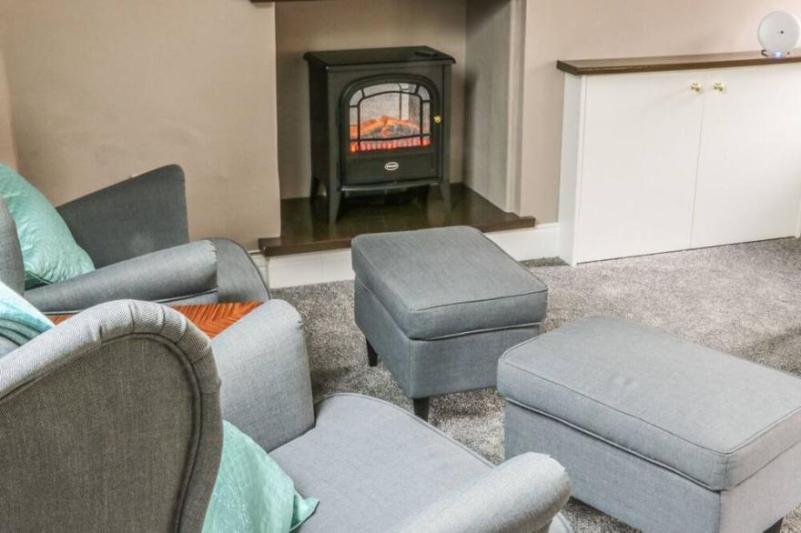 THE LITTLE FLAT, pet friendly, with a garden in Barnard Castle