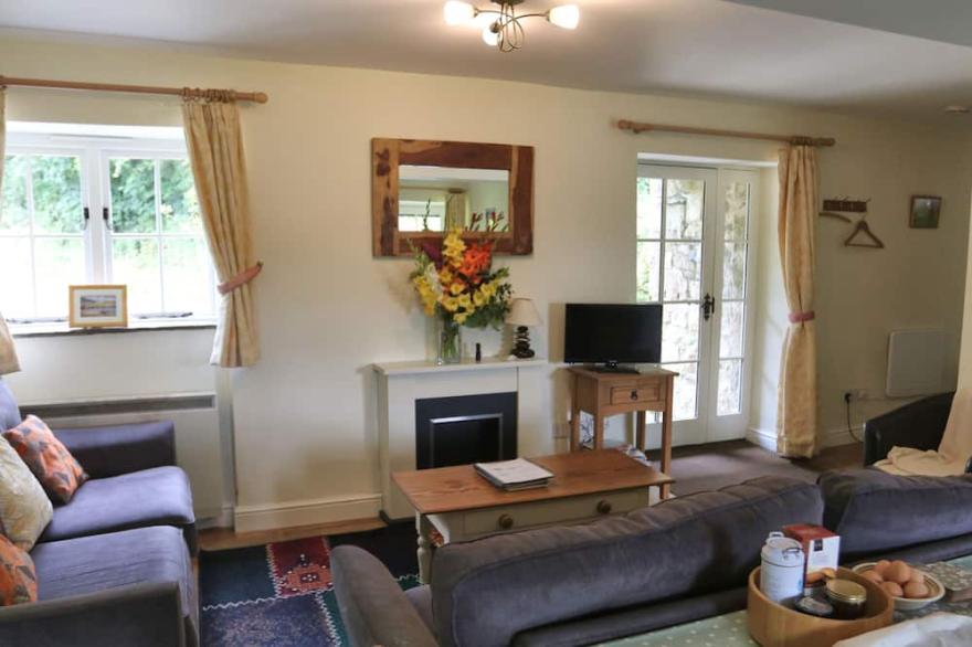 3 Bedroom Accommodation in Two Acres of Gardens on edge of village of Blisland