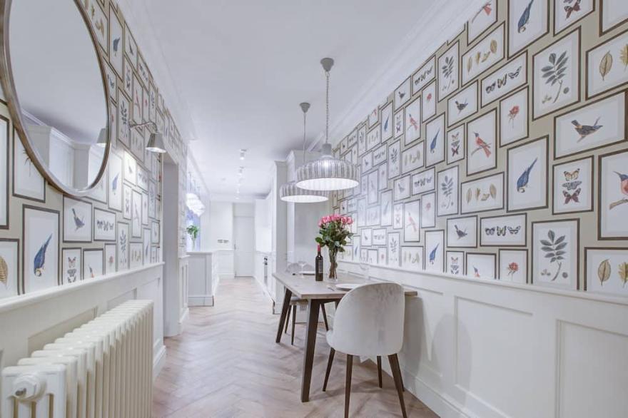 Stunning 2 bedroom apartment with garden