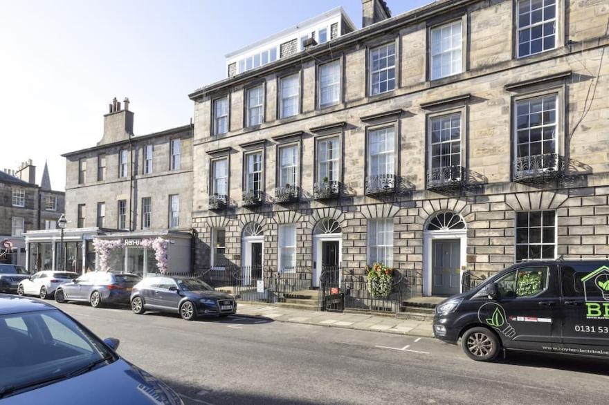 Super central Luxury Edinburgh Apartment