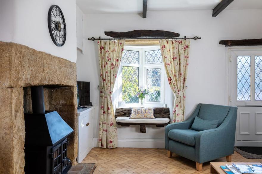 2-bed character cottage with free parking!