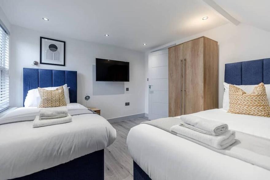 Cozy and Stylish 2 BR flat in Greater London
