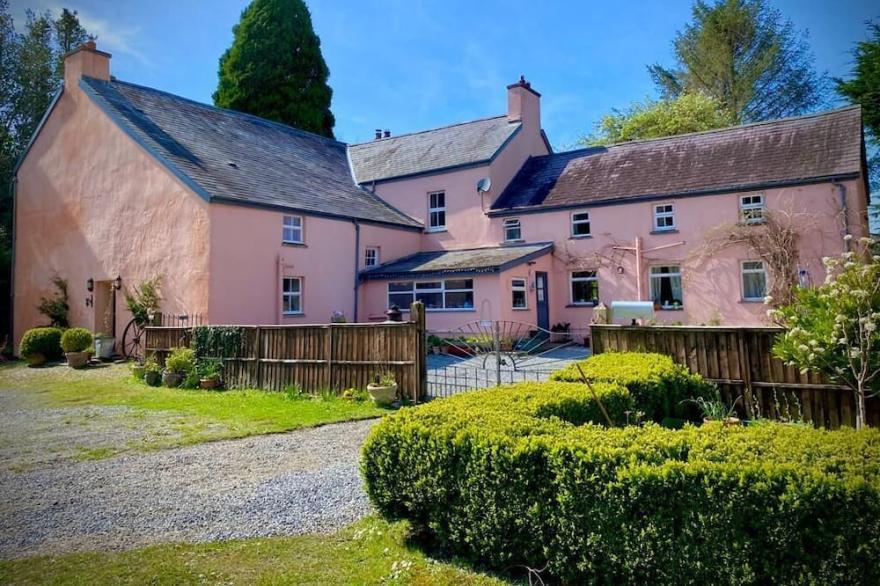 Superb country house with extensive grounds