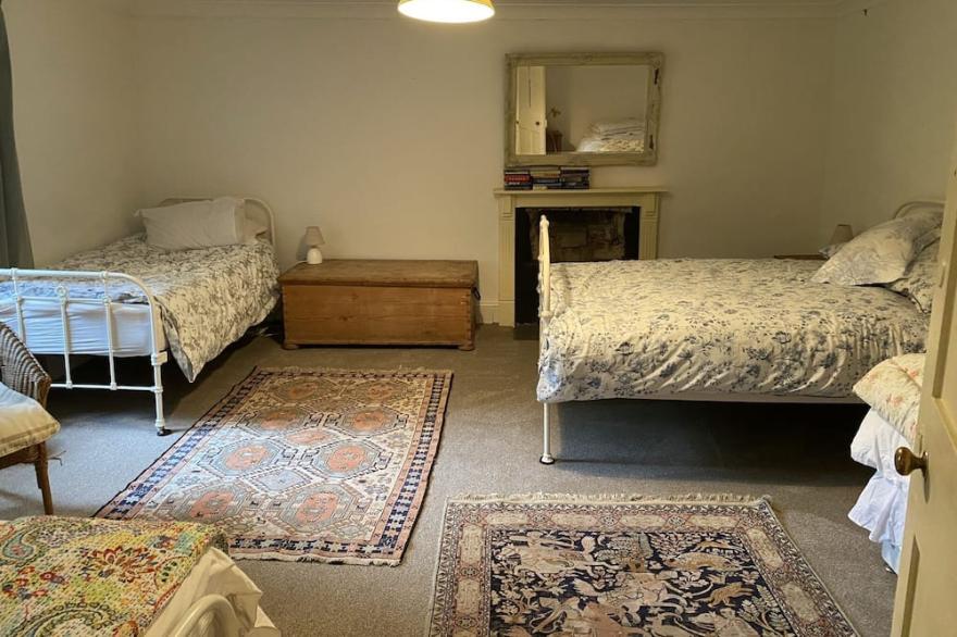 Superb country house with extensive grounds