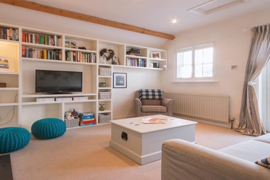 Church Cottage Sleeps 6/7|Logburner & Dog Friendly
