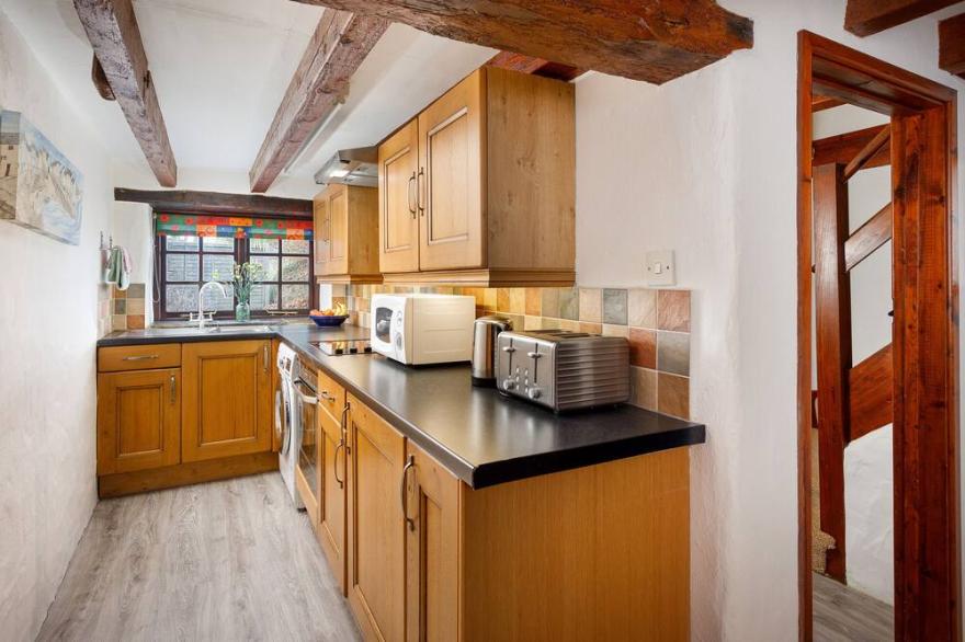 POND MEADOW, pet friendly, character holiday cottage in Warbstow,