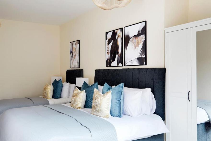 Stunning 2 Bed Flat near Watford Junction