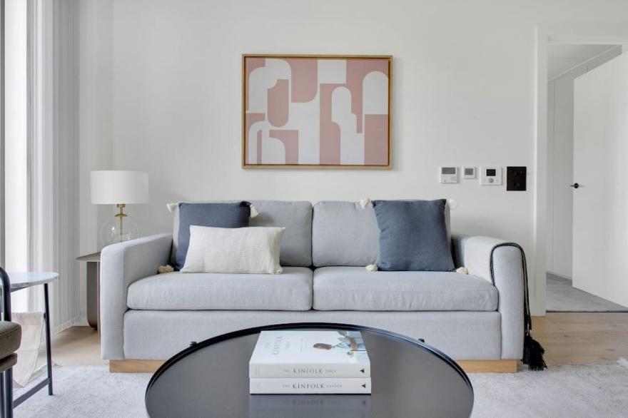 Open plan Barbican 1BR, by Blueground
