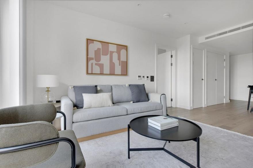 Open plan Barbican 1BR, by Blueground