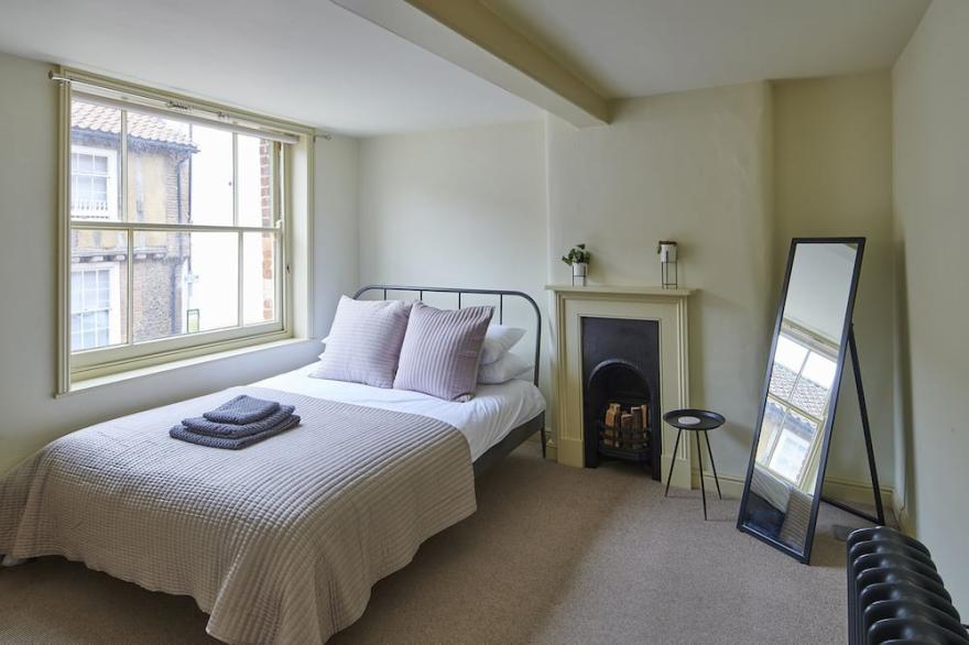 Stylish 2 Bedroom Apartment Close to City Centre