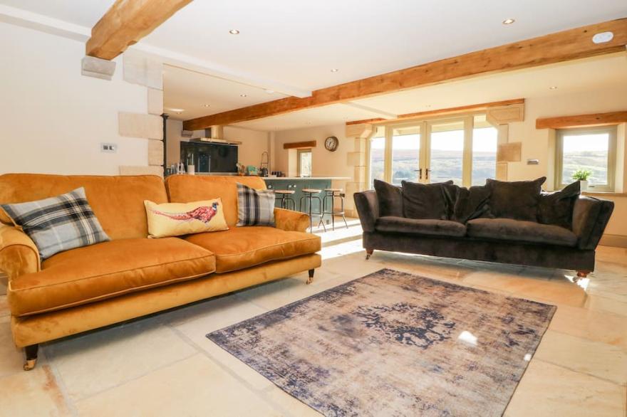 THE OLD SHIPPON, family friendly, luxury holiday cottage in Cowling